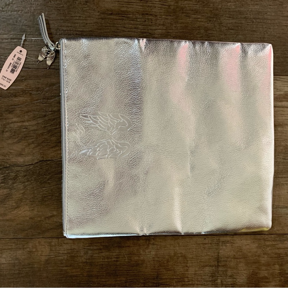 New Victoria’s Secret zip bag